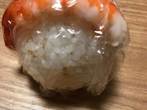 茹でエビの白ごま手毬寿司